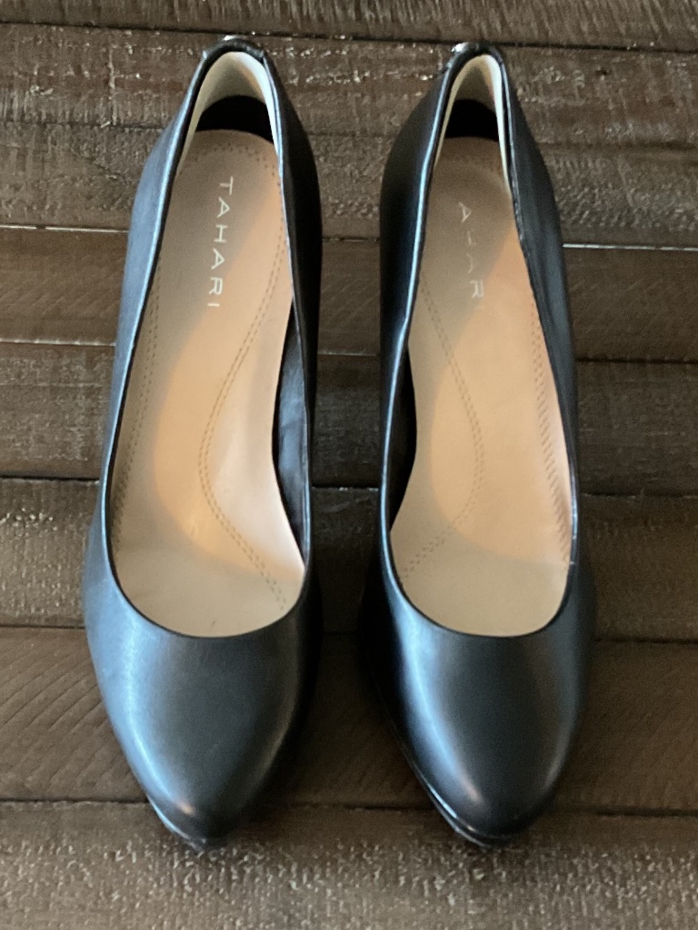 🤩 Tahari Gallery Black Leather Platform  Heels - size 7
